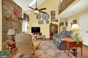 216 Fox Grove Pl, Hummelstown, PA 17036 - Photo 16