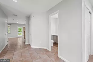 262 Crescent Dr, Hershey, PA 17033 - Photo 4