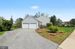 221 Lamp Post Ln, Hershey, PA 17033 - Photo 28