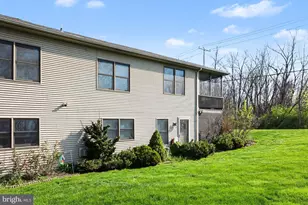6401 Whisper Wood Ln, Harrisburg, PA 17112 - Photo 6
