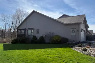 6401 Whisper Wood Ln, Harrisburg, PA 17112 - Photo 2