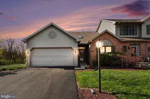 6401 Whisper Wood Ln, Harrisburg, PA 17112 - Photo 8