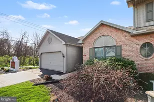 6401 Whisper Wood Ln, Harrisburg, PA 17112 - Photo 2