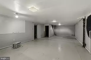 2301 Edgewood Rd, Harrisburg, PA 17104 - Photo 32