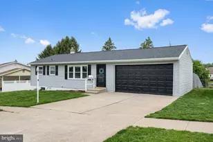 11 Faye Rd, Middletown, PA 17057 - Photo 2