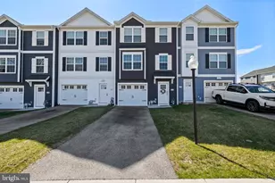 2918 Hickorywood Ln, Harrisburg, PA 17110 - Photo 1