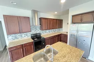 106 Tree Top Ln, Middletown, PA 17057 - Photo 8