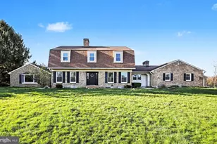 7204 Charles Dr, Harrisburg, PA 17112 - Photo 2