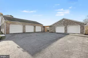 7204 Charles Dr, Harrisburg, PA 17112 - Photo 4