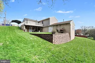 7833 Dewey Dr, Harrisburg, PA 17112 - Photo 6