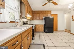 739 6th St, Harrisburg, PA 17113 - Photo 8