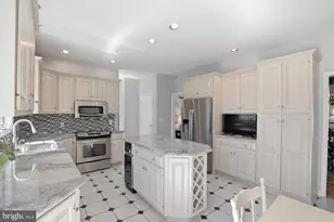 5771 Nesbit Dr, Harrisburg, PA 17112 - Photo 8