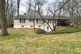 977 Locust Grove Rd, Middletown, PA 17057 - Photo 1