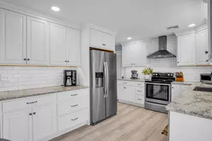 81 Peach Ave, Hershey, PA 17033 - Photo 2