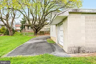 489 Bachmanville Rd, Hershey, PA 17033 - Photo 10