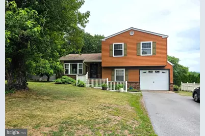 826 Lark Drive, Harrisburg, PA 17111 - Photo 4