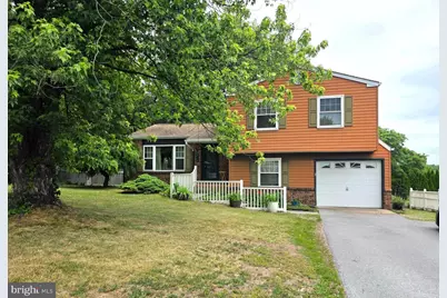 826 Lark Drive, Harrisburg, PA 17111 - Photo 2