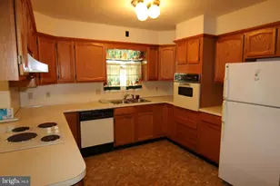 1370 Woodridge Dr, Middletown, PA 17057 - Photo 12
