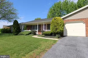 1370 Woodridge Dr, Middletown, PA 17057 - Photo 1