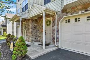 186 Mapleton Dr, Harrisburg, PA 17112 - Photo 2