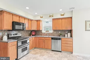 6109 Summit Pointe Dr, Harrisburg, PA 17111 - Photo 12