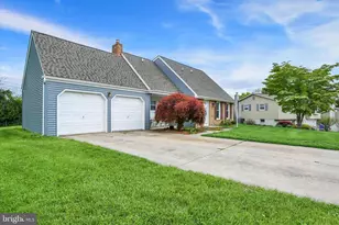 429 N Scenic Rd, Harrisburg, PA 17109 - Photo 2