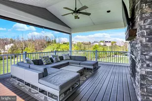 102 Memorial Dr, Harrisburg, PA 17112 - Photo 4