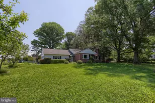 599 Colonial Club Dr, Harrisburg, PA 17112 - Photo 4
