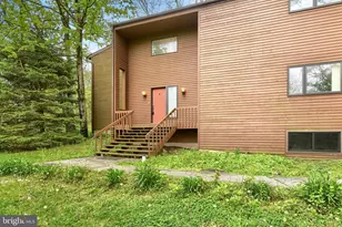 8 Pheasant Dr, Hershey, PA 17033 - Photo 4