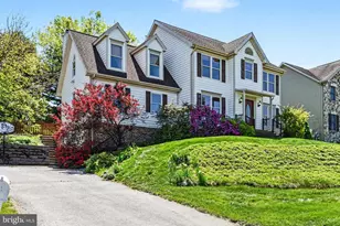 1242 Jill Dr, Hummelstown, PA 17036 - Photo 2