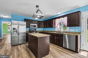 1242 Jill Dr, Hummelstown, PA 17036 - Photo 6