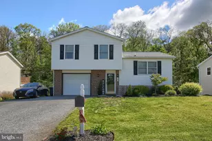 261 Ridgewood Dr, Millersburg, PA 17061 - Photo 1