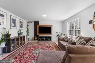 2425 Hawthorne Dr, Harrisburg, PA 17110 - Photo 12