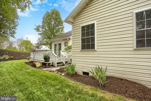387 Schaffner Dr, Harrisburg, PA 17112 - Photo 36