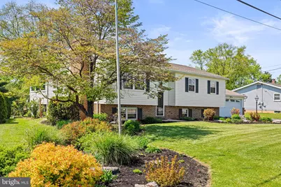 667 Locust Street, Hummelstown, PA 17036 - Photo 2