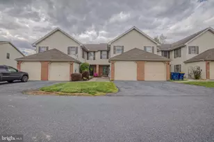 886 Woodridge Dr, Middletown, PA 17057 - Photo 2