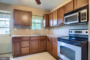 610 Georgian Pl, Harrisburg, PA 17111 - Photo 12