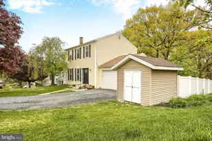 1680 Pebble Brook Ln, Harrisburg, PA 17110 - Photo 4