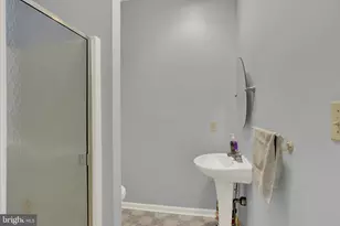 2405 W Bayberry Dr, Harrisburg, PA 17112 - Photo 12