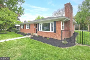 43 Oak Ln, Hershey, PA 17033 - Photo 2