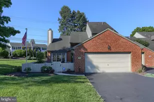 4 Cambridge Dr, Hershey, PA 17033 - Photo 4