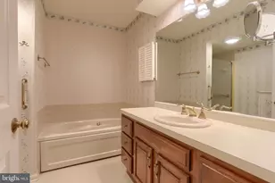 4 Cambridge Dr, Hershey, PA 17033 - Photo 28