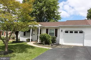 2021 Brentwood Dr, Middletown, PA 17057 - Photo 2