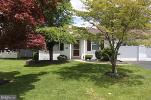 2021 Brentwood Dr, Middletown, PA 17057 - Photo 2