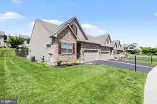 4322 Ashdon Dr, Harrisburg, PA 17112 - Photo 2