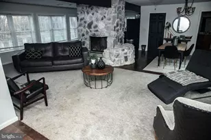 198 Valley Ln, Hummelstown, PA 17036 - Photo 2