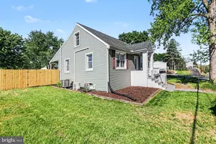 214 N Railroad St, Hummelstown, PA 17036 - Photo 2