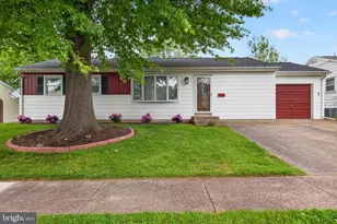 11 Berkley Dr, Middletown, PA 17057 - Photo 2