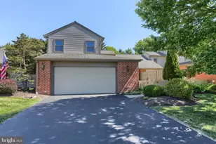 29 Cambridge Dr, Hershey, PA 17033 - Photo 2