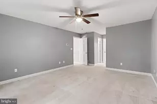 1071 Knoll Dr, Hummelstown, PA 17036 - Photo 8